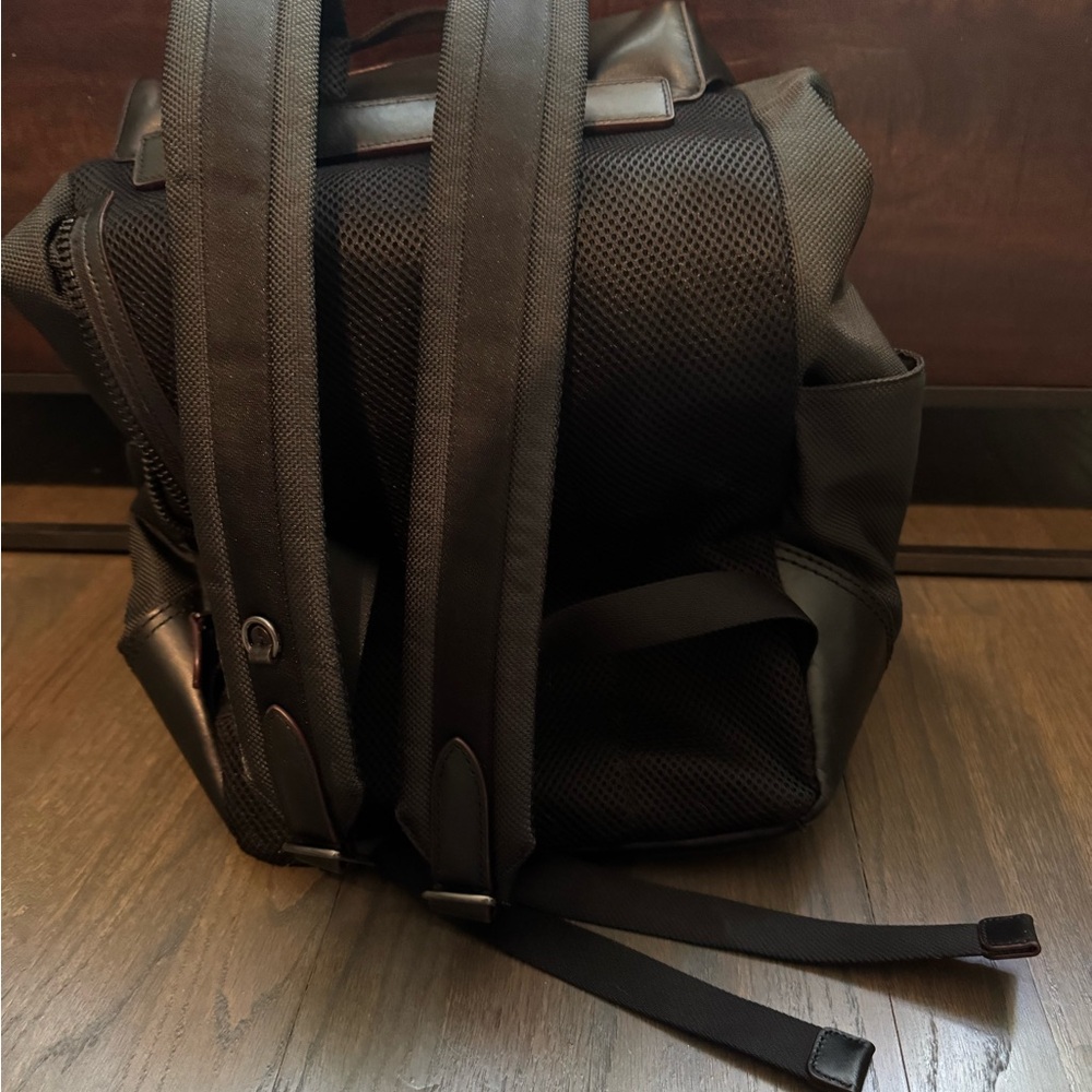 Authentic Coach Backpack - Picture 2 of 7
